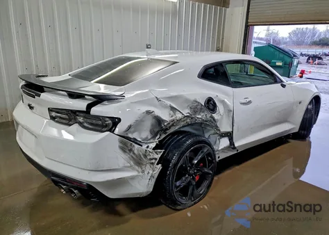 2022 Chevrolet Camaro Lt1 z USA, uszkodzony, nr VIN 1G1FF1R71N0131307